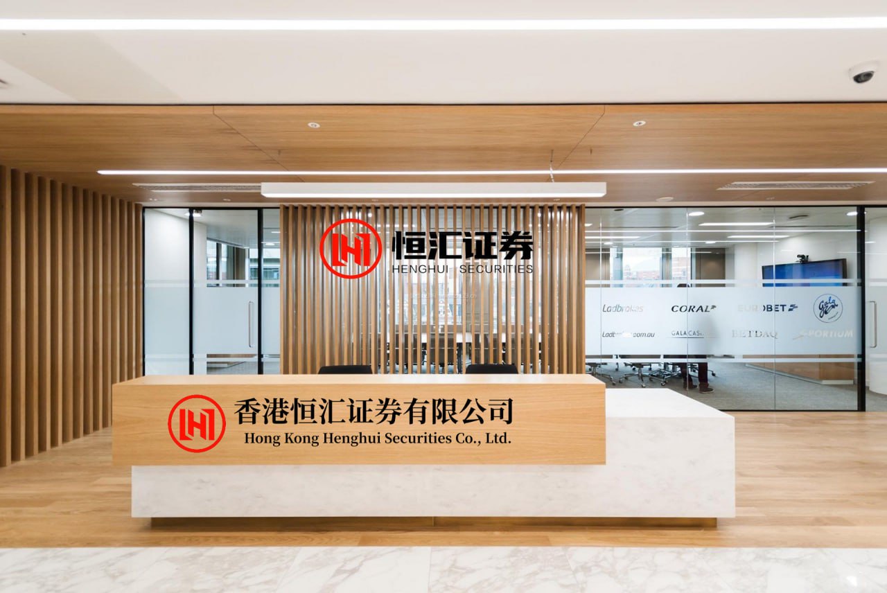 鼎红金投 秋膘预警！我让真人感小艺定制了甩膘计划